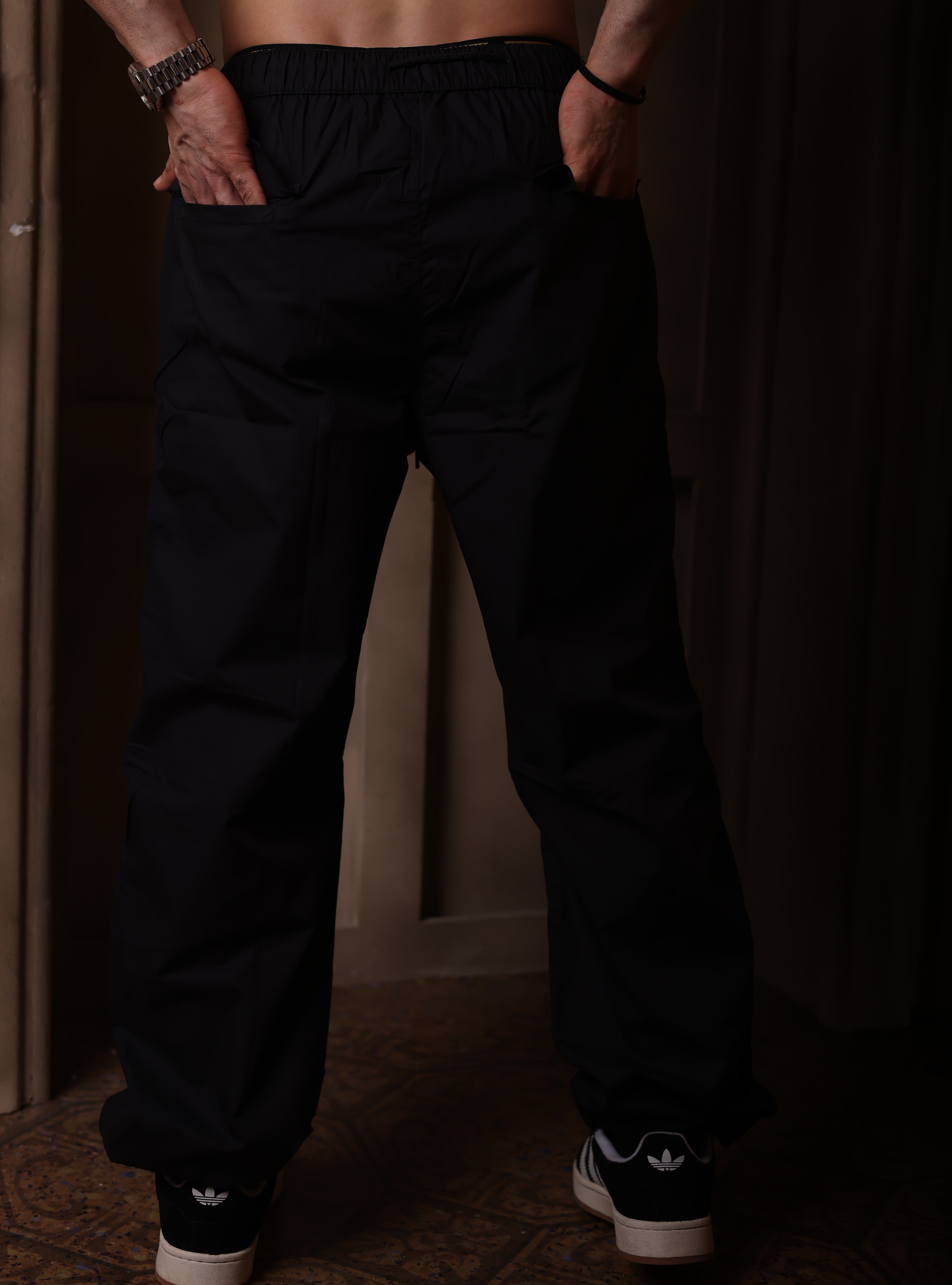 Parachute pants black